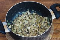 Фото приготовления рецепта: Суп из шампиньонов с пшенной кашей и соевым соусом - шаг №7