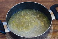 Фото приготовления рецепта: Суп из шампиньонов с пшенной кашей и соевым соусом - шаг №10