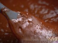 Фото приготовления рецепта: Шоколадный торт «Стаканчиковый» с творожно-сметанным кремом - шаг №4