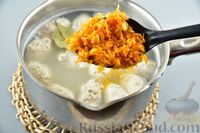 Фото приготовления рецепта: Сырный суп с рисом и куриными кнелями - шаг №15