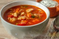Фото к рецепту: Томатный суп с курицей, фасолью и овощами