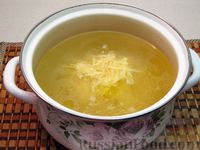 Фото приготовления рецепта: Суп с курицей, лапшой, пшеном и беконом - шаг №11