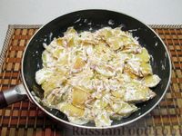 Фото приготовления рецепта: Жареный картофель со сметаной - шаг №10
