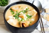 Фото к рецепту: Картофельный крем-суп с корнем сельдерея