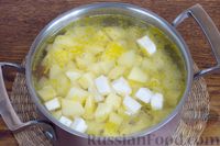 Фото приготовления рецепта: Картофельный крем-суп с корнем сельдерея - шаг №5