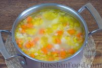 Фото приготовления рецепта: Картофельный крем-суп с корнем сельдерея - шаг №6