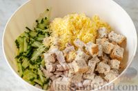 Фото приготовления рецепта: Панкейки со шпинатом, бананами, кокосовой стружкой и миндальной мукой - шаг №8