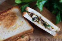 Фото приготовления рецепта: Сэндвичи с шампиньонами и сыром - шаг №11
