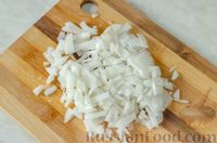 Фото приготовления рецепта: Мясные тефтели с сыром, в томатно-сметанном соусе с оливками - шаг №4