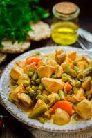 Фото приготовления рецепта: Рагу с курицей, овощами и грибами - шаг №12