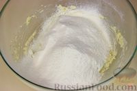 Фото приготовления рецепта: Лимонное печенье с фисташками и глазурью - шаг №6