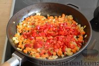 Фото приготовления рецепта: Овощное рагу с картошкой, кабачками, капустой и сметаной - шаг №5