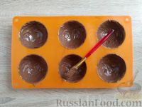 Фото приготовления рецепта: Творожные сырки в шоколаде, с вареньем - шаг №8
