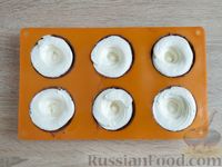 Фото приготовления рецепта: Бездрожжевые пирожки на сметане, с морковью и изюмом - шаг №15