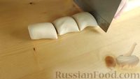 Фото приготовления рецепта: Рулетики "Улитки" с начинкой из фарша и капусты, с тушёной картошкой - шаг №8