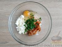 Фото приготовления рецепта: Куриный суп с капустой и рисово-творожными фрикадельками - шаг №14