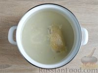 Фото приготовления рецепта: Куриный суп с капустой и рисово-творожными фрикадельками - шаг №3