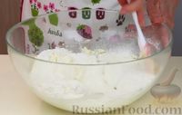 Фото приготовления рецепта: Лимонное печенье с фисташками и глазурью - шаг №7