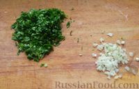 Фото приготовления рецепта: Суп с фрикадельками, овощами, шпинатом и перловкой (на курином бульоне) - шаг №3