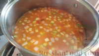 Фото приготовления рецепта: Суп с фрикадельками, овощами, шпинатом и перловкой (на курином бульоне) - шаг №21