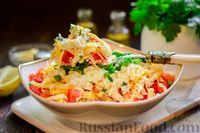 Фото приготовления рецепта: Слоёный салат с тунцом, помидорами, сыром и яйцами - шаг №16
