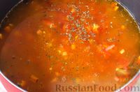 Фото приготовления рецепта: Овощной суп с индейкой, перловкой и шпинатом - шаг №16