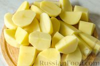 Фото приготовления рецепта: Картофельные зразы с консервированной рыбой и яйцами - шаг №2