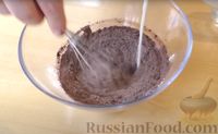 Фото приготовления рецепта: Дрожжевые булочки с заварным шоколадным кремом (на сковороде) - шаг №6