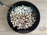 Фото приготовления рецепта: Куриные рулетики с грибами, маслинами и сыром (в духовке) - шаг №4