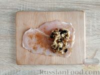Фото приготовления рецепта: Куриные рулетики с грибами, маслинами и сыром (в духовке) - шаг №14