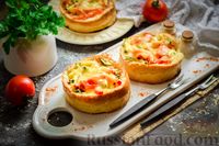 Фото к рецепту: Фаршированные булочки с сосисками, овощами и сыром (в духовке)