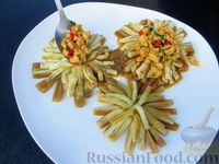 Фото к рецепту: Закуска "Хризантемы" из баклажанов на пару, с куриным фаршем и сладким перцем