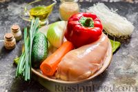 Фото приготовления рецепта: Фунчоза с курицей и овощами - шаг №1