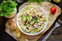 Фото к рецепту: Салат из крабовых палочек с колбасой и капустой