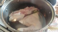 Фото приготовления рецепта: Фасолевый суп с капустой и копчёностями - шаг №2