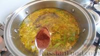 Фото приготовления рецепта: Фасолевый суп с капустой и копчёностями - шаг №14