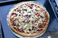 Фото приготовления рецепта: Быстрая пицца с колбасой и сыром - шаг №15
