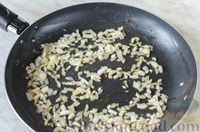 Фото приготовления рецепта: Паста с креветками в сливочно-чесночном соусе - шаг №9