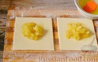 Фото приготовления рецепта: Слойки с яблоками и заварным кремом - шаг №17