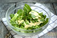 Фото приготовления рецепта: Классический салат "Цезарь" - шаг №10