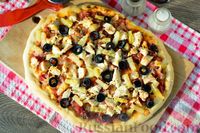 Фото приготовления рецепта: Пицца с курицей, ананасами и маслинами, из дрожжевого теста - шаг №20