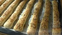 Фото приготовления рецепта: Cырно-чесночные хлебные палочки - шаг №11