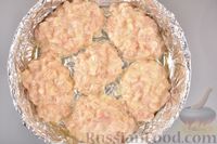 Фото приготовления рецепта: Рубленые куриные котлеты, запечённые под сыром - шаг №9