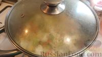 Фото приготовления рецепта: Суп с капустой, консервированным горошком и макаронами (на говяжьем бульоне) - шаг №14