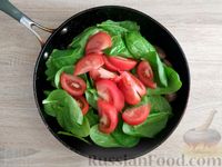Фото приготовления рецепта: Салат из печени со шпинатом и стручковой фасолью - шаг №11