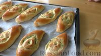 Фото приготовления рецепта: Дрожжевые пирожки с жареными яйцами и зеленью - шаг №15