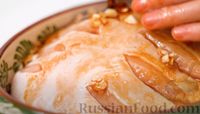 Фото приготовления рецепта: Сочная куриная грудка, фаршированная кабачками, помидорами и сыром - шаг №5