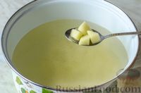 Фото приготовления рецепта: Сырный суп с консервированной фасолью - шаг №5
