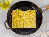 Фото приготовления рецепта: Дрожжевые пирожки с яйцом и зелёным луком (в духовке) - шаг №12