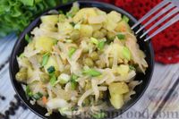 Фото к рецепту: Салат из квашеной капусты, зеленого горошка и картофеля
